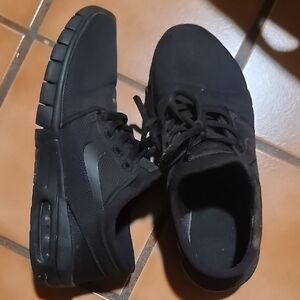 Nike Men's All-Black Sneakers
